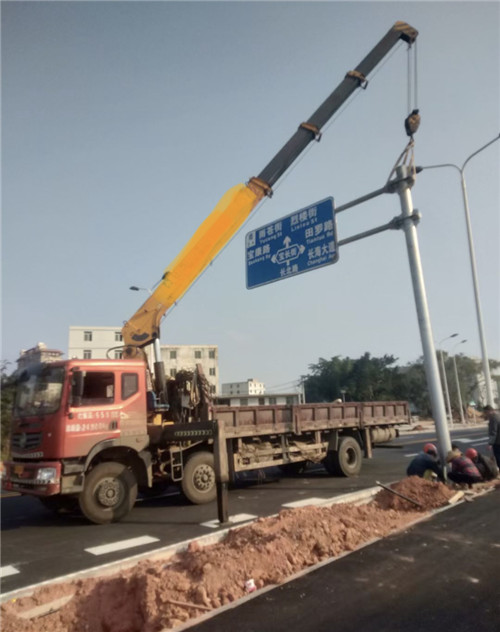 吊車吊裝公司電話
