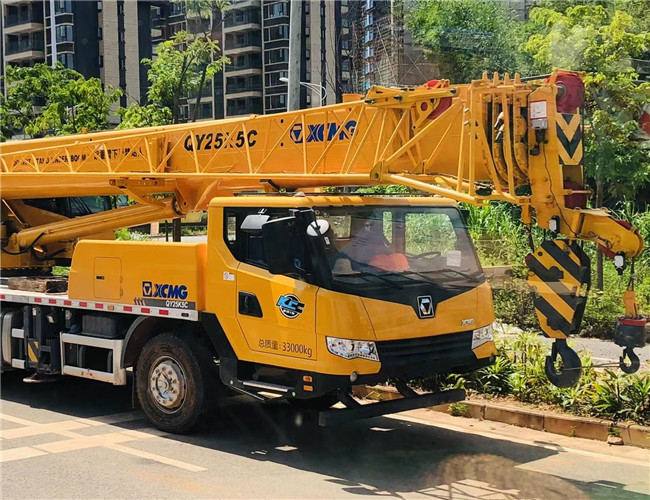 大件設(shè)備吊裝租賃吊車